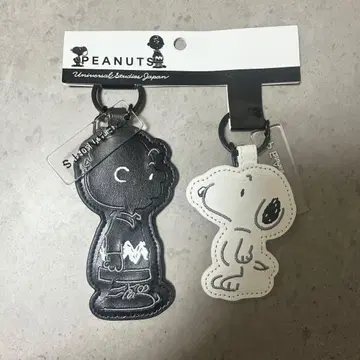[USJ 한정판] 스누피 찰리 브라운 키링 스트랩 2세트