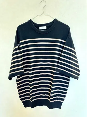 Bleme 네이비/베이지 스트라이프 오버 사이즈 티셔츠