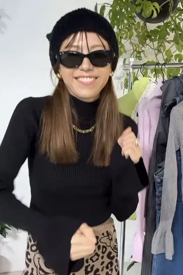 새상품 WCJ 플레어 커프스 터틀 니트 블랙 프리