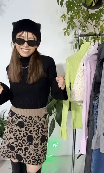 새상품 WCJ 플레어 커프스 터틀 니트 블랙 프리