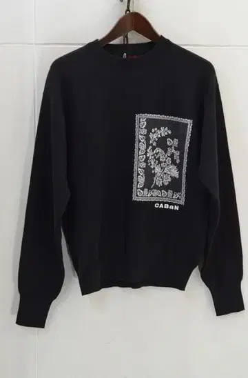 CABaN 코튼 캐시미어 플라워 자카드 풀오버