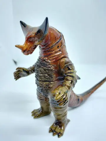 울트라맨 소프트 비닐 고모라 리페인트