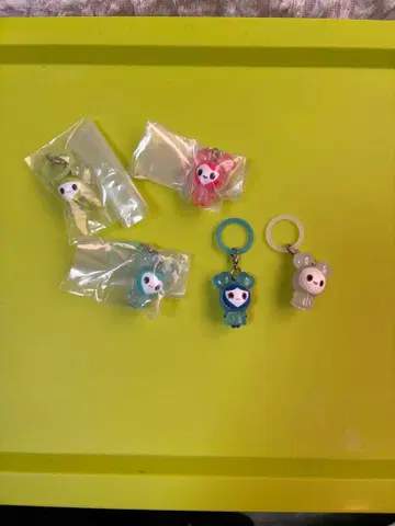 TWICE 러블리 가챠가챠 메지루시 액세서리