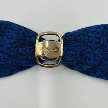 새상품급 Ferragamo 골드 컬러 스카프 반지 이탈리아제