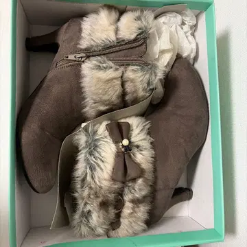 젤리 빈즈 브라운 퍼 부츠