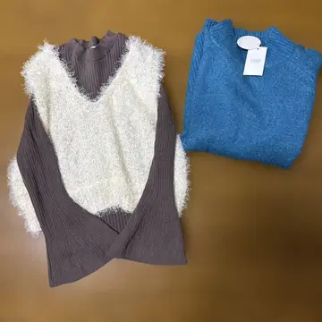 LOWRYS FARM 브라운 아이보리 V넥 니트 미사용품