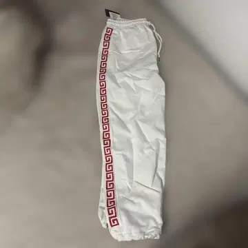 [ 미사용 ] 어반 리서치 551 펑라이 콜라보 맨투맨 M 사이즈