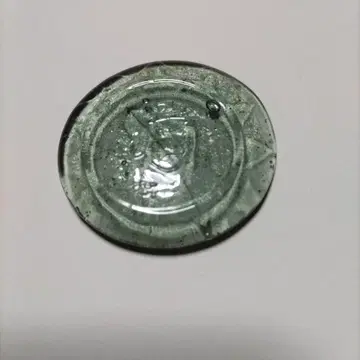 유리 돌 차기 호리베 야스베의 엠보싱 가공