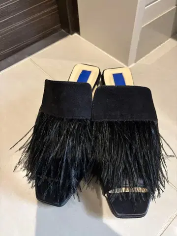 프린지 장식 블랙 뮬 UK3D