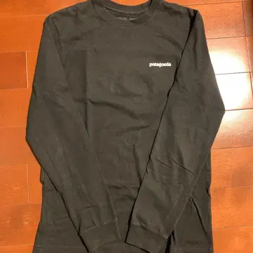 patagonia 블랙 긴팔 T셔츠 XS