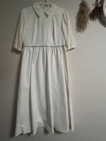 레이스 달린 화이트 원피스 S 사이즈