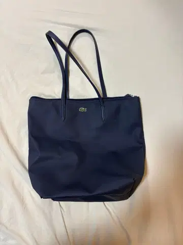 Lacoste 네이비 토트백 컨셉 버티컬 토트백
