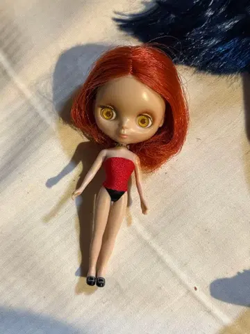 루즈 느와르 미니 브라이스 인형 빨간 머리 옐로우 컬러 눈