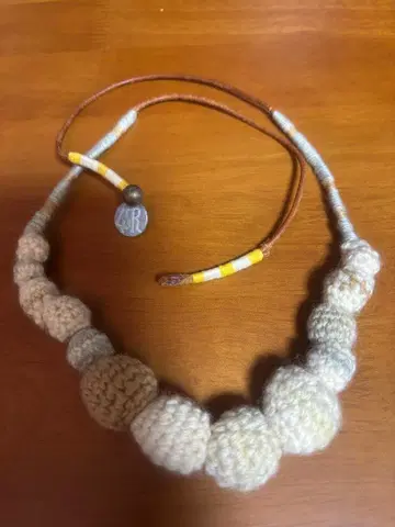 45r45rpm 니트 공 비즈 목걸이