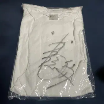 화이트 그래픽 프린트 T셔츠