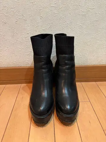 사이드 고어 부츠 블랙 통굽 하이힐