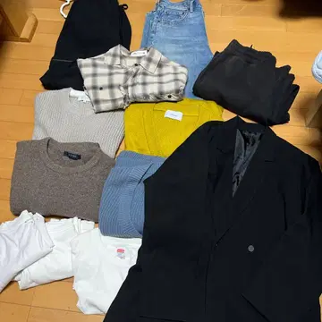 바지 3벌 니트 4벌 반팔 셔츠 1장 화이트 T 롱 반팔 3장 자켓 1장