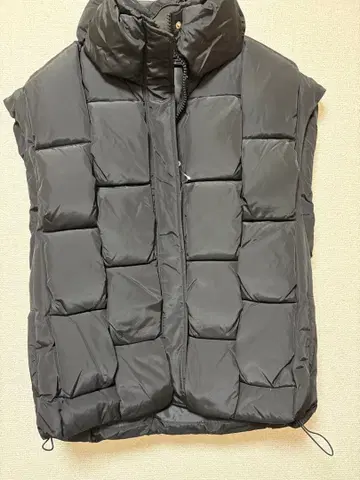 새상품 모 브랜드 샘플 상품 블록 뜨개질 디자인 다운 베스트 다운 페더