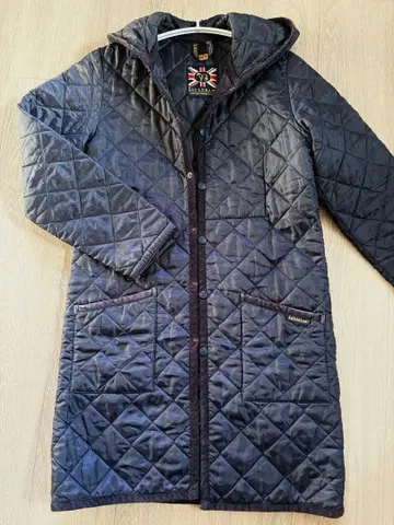 LAVENHAM 네이비 퀼팅 코트