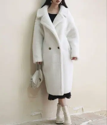 SAISON DE PAPILLON 모코모코 롱 보아 코트 울