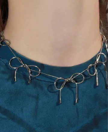 Marland Backus 마를랜드 바커스 리본 Bow 목걸이
