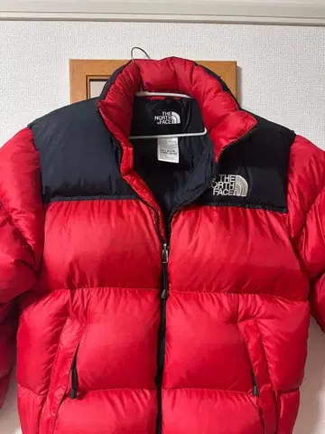 THE NORTH FACE 다운 자켓 레드/블랙 다운 자켓