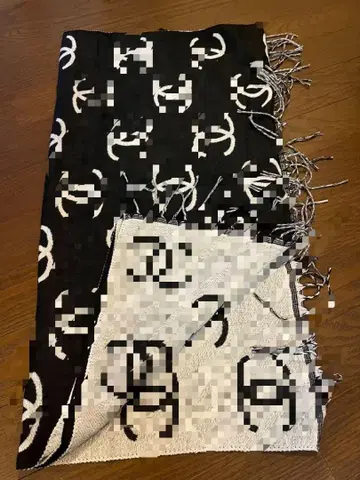 로고로고 머플러 블랙 화이트