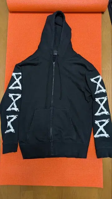 ONE OK ROCK Ambitions 2018 블랙 후드티