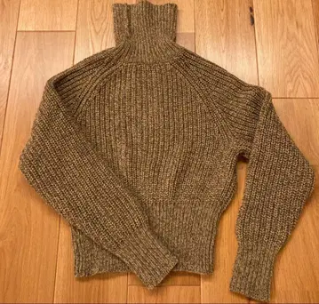 브라운 터틀넥 니트 스웨터 S 사이즈