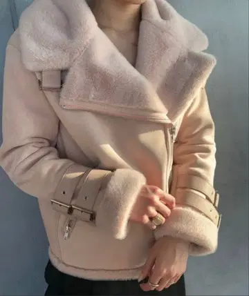 eimy istoire 무스탕 라이더스