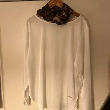 마니프리 레오파드 무늬 실크 터치 스카프 약 88cm