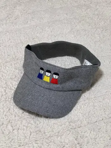 피코네 그레이 바이저 자수 디자인 피코네