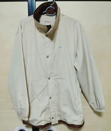 베이지 후드 부착 나일론 자켓/NEO nimes