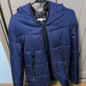 네이비 후드 부착 다운 자켓 L 사이즈