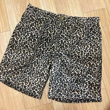 FIFTY SIX 레오파드 무늬 숏팬츠