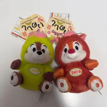 칩과 데일 봉제 인형 배치