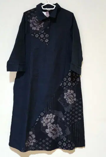 나고미노사토 다크 블루 꽃무늬 7부 소매 원피스 미카와 목화