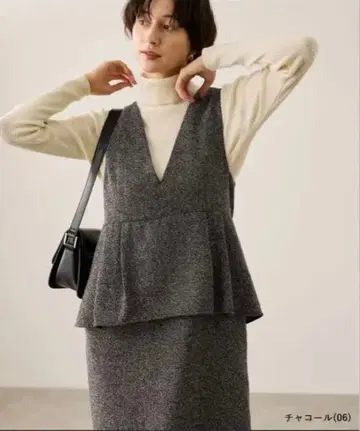 미사용 새상품 로페피크닉 신상! 레이어드 스타일 페플럼 오버롤 스커트