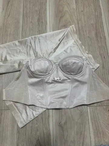 아이보리 코르셋 브라이덜 이너 (브라이덜 블룸)