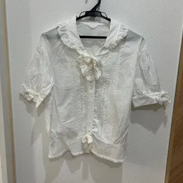 잉게보그 반팔 블라우스