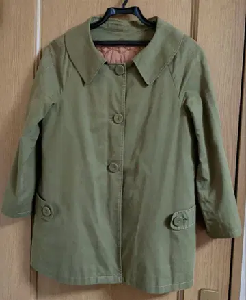 올리브 그린 버튼 코트 7부 소매