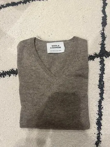 울&캐시미어 V넥 긴팔 스웨터 브라운