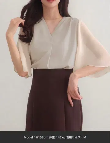 베이지 쉬폰 V넥 블라우스 M