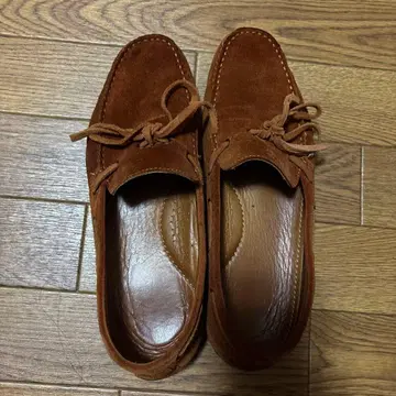 브라운 스웨이드 로퍼 리본 포함 유나이티드 애로우즈