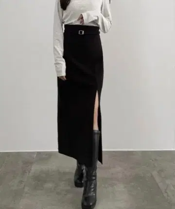 CENEA 슬릿 지퍼 I라인 스커트 M 사이즈 블랙