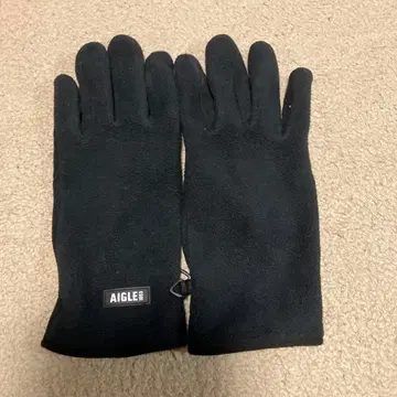 AIGLE 블랙 플리스 장갑