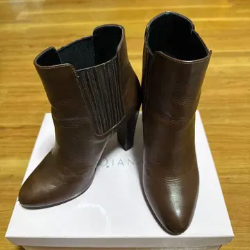 DIANA 브라운 사이드 고어 부츠