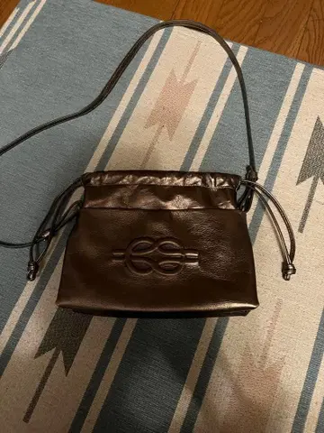 ear PAPILLONNER [소가죽] 엠보싱 미니 복조리 숄더백 소가죽