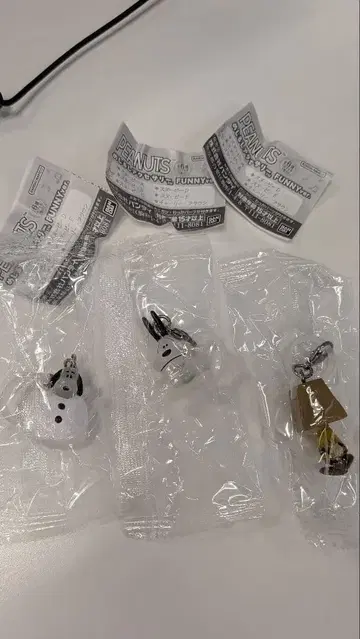 PEANUTS 메지루시 액세서리 funnyver. 캡슐 토이 3개