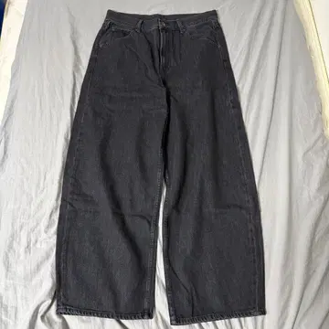 UNIQLO 다크 그레이 와이드 레그 데님 29